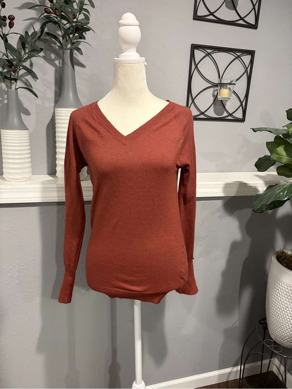 Active USA Rust V-Neck Lightweight Sweater